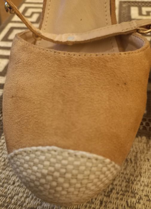 Buty na koturnie damskie