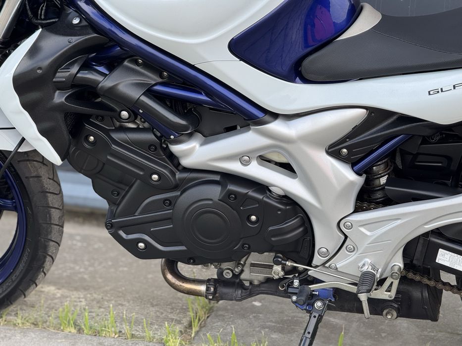 Suzuki Gladius 400 ABS з Японії Motozet