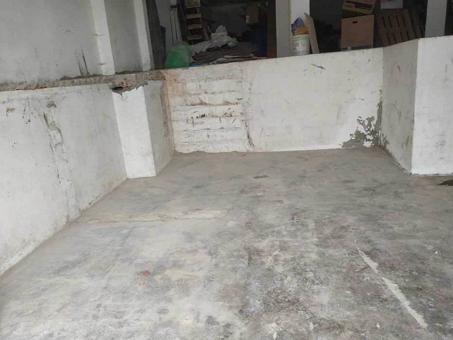 espaços para arrumos  abertos,com possibilidade de ser fechado