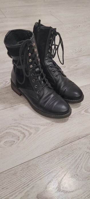 Buty wiązane super