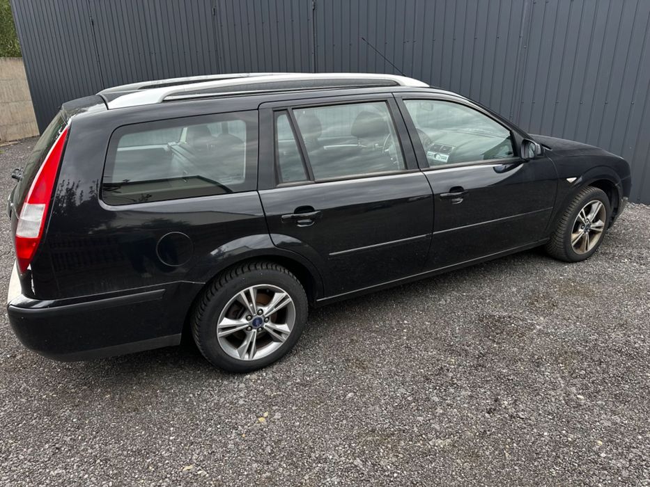 Ford Mondeo 1.8 benzyna Kombi 2004 rok 207000 km Klimatronik Manual Alufelgi Elektryczne Szyby