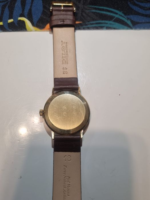 Złoty zegarek Omega