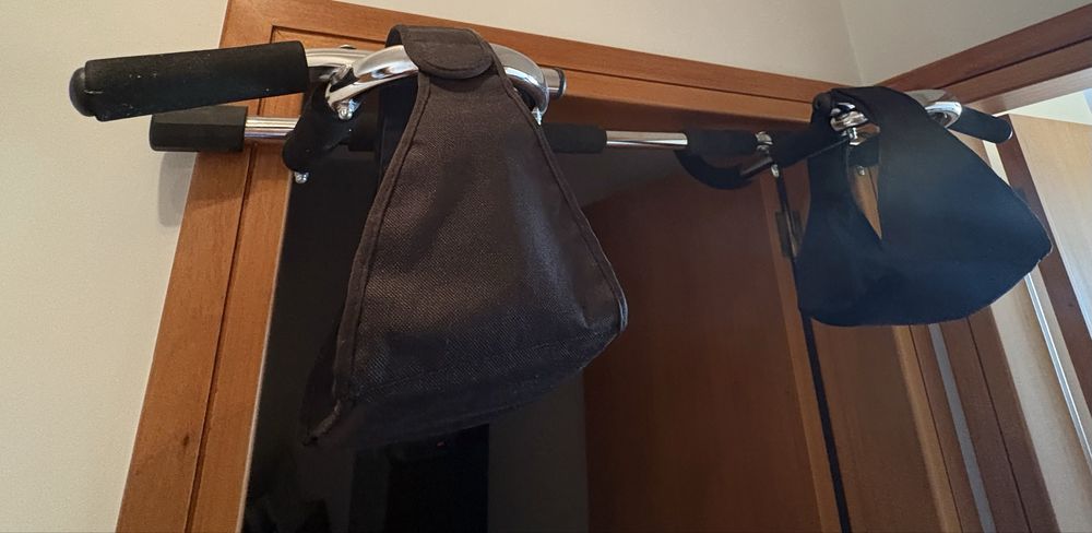 Pull-up bar for gym door498642803376138241