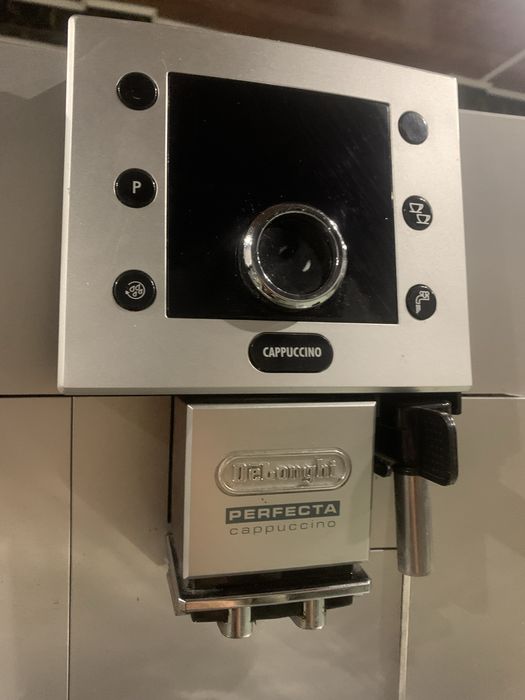 Продам Кофемашину DeLonghi