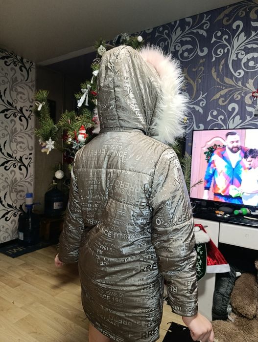 Тёплое зимнее пальто на меху, пуховик для девочки с капюшоном 140 разм