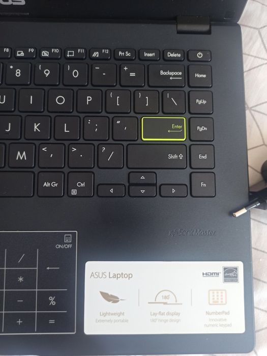 Laptop ASUS E410M mało używany