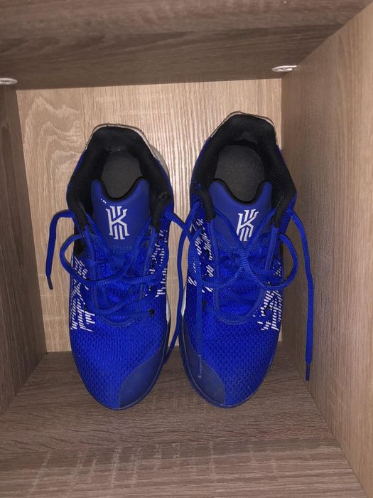Кросівки для баскетболу Nike Flytrap Kirye розмір 38-39(24см)