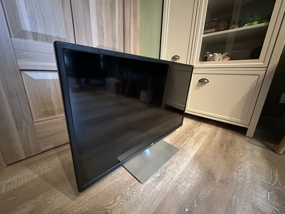 Monitor HP 32s display