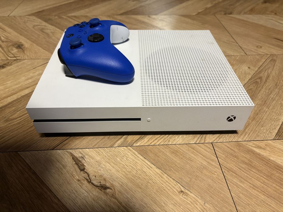 Xbox one z padem i grami