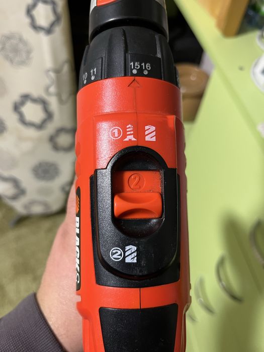 Шуроповерт BLACK& DECKER