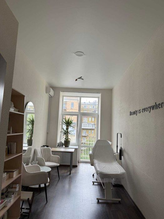 ОФІС, Шоу-рум, Б'юті-кабінет 20 м2 на Хрещатику! Європейська площа!