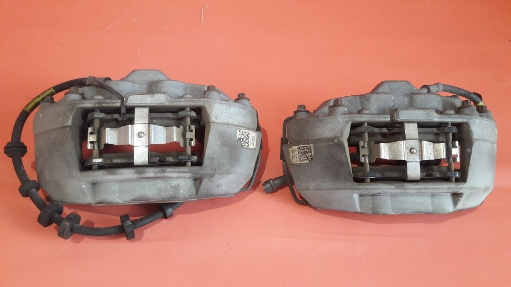 Супорт 4-х поршневий передній 8R0615106  Audi Q5 Ауді ку5 кю5