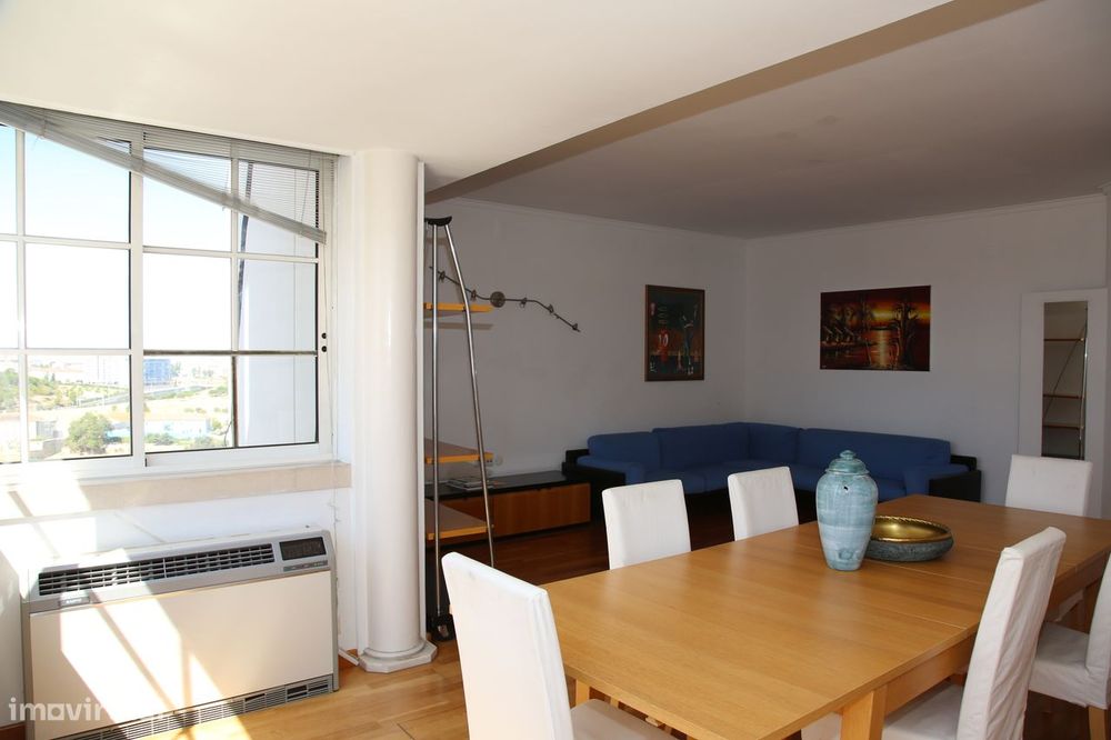 Apartamento para arrendar em Rua Sarmento de Beires 33, Areeiro