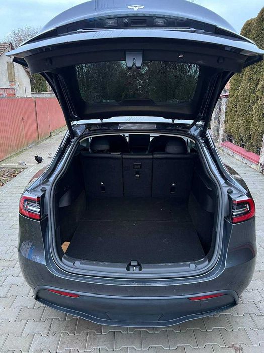 Tesla Model Y Long Range Dual Motor 82 kW