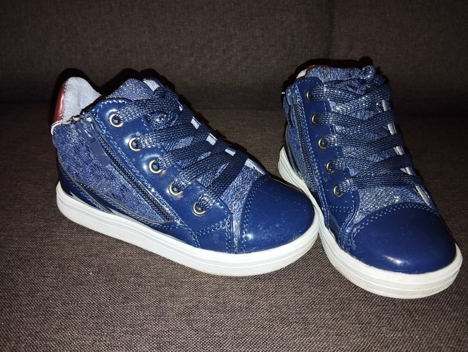 Осіннє взуття для дівчинки 27-28 розмір