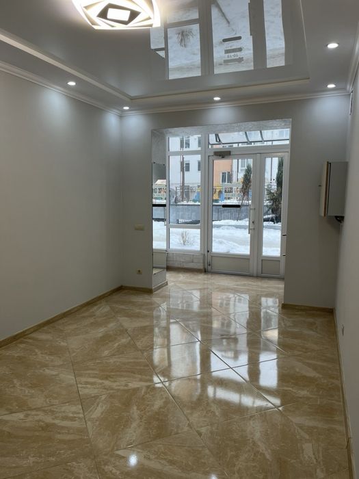 Оренда  приміщення 72 м кв Мельника 10