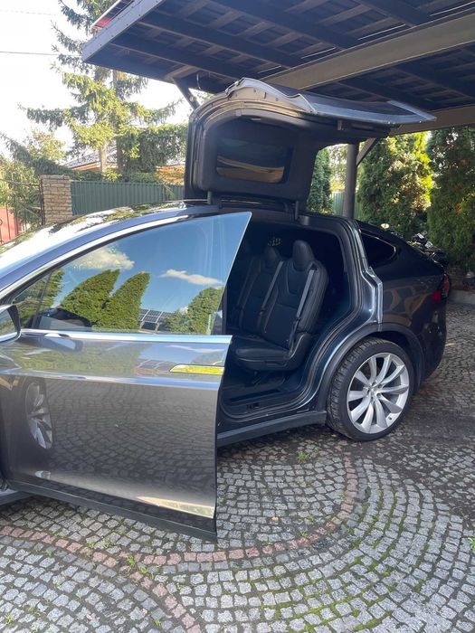 Tesla model x 2018