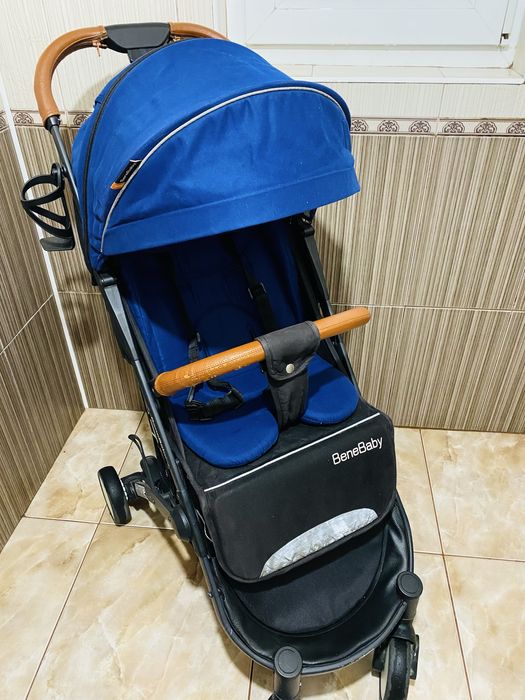 Дитяча прогулянкова каляска