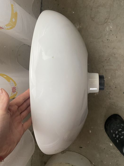 Умивальник з ніжкою