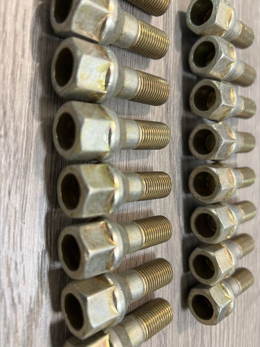 Болти колісні , ВАЗ