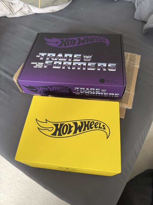 Hot Wheels Mercedes Moncler i Transformers