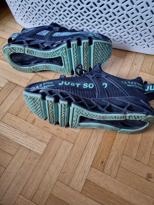 Buty sportowe rozmiar  37 wygodne