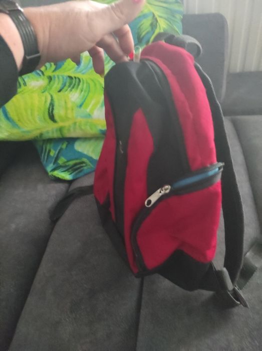 Mały plecak, do przedszkola szkoły czarny czerwony