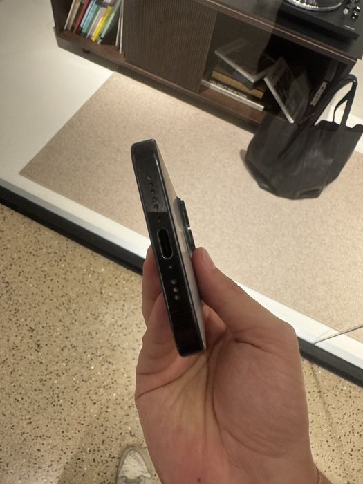 iPhone 15 Pro 128 GB — Danificado por água — Para peças