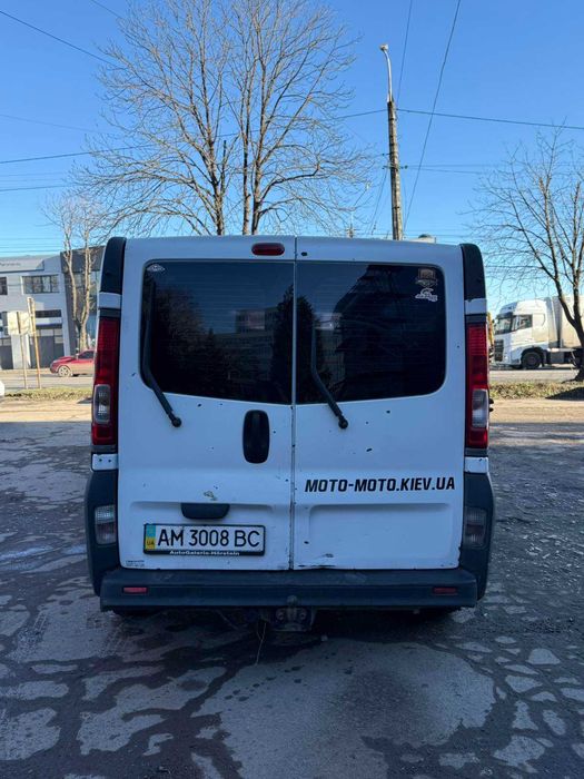 Вантажний бус Opel Vivaro 2009 Довга база