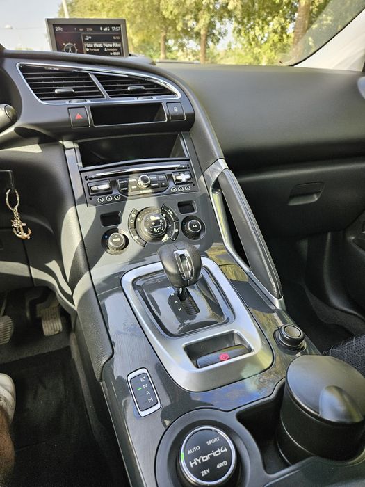 Peugeot 3008 Hybrid4 12/2013