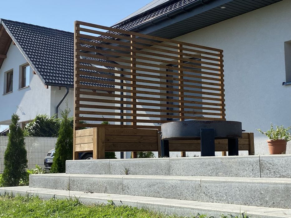 Pergola/ścianka z donicami