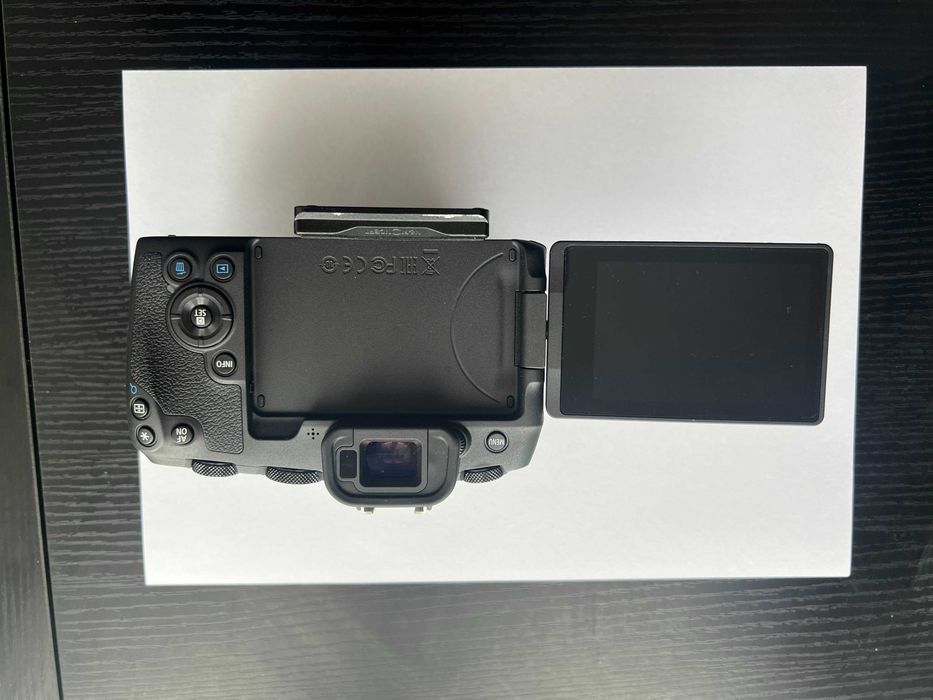 Canon EOS RP + Canon Mount Adapter EF-EOS R — Como Novo