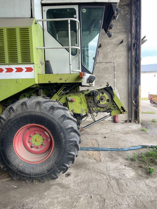 Claas Dominator 108 maxi części sieczkarnia rura kosz sitowy klepisko