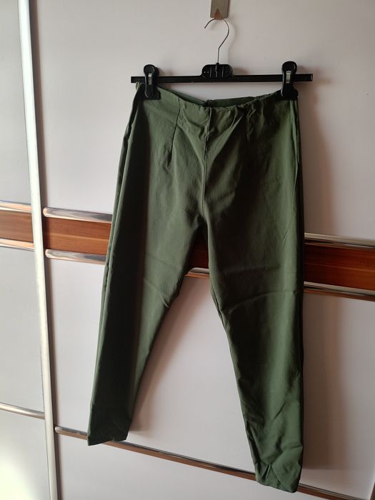 Spodnie materiałowe khaki r. 38/40