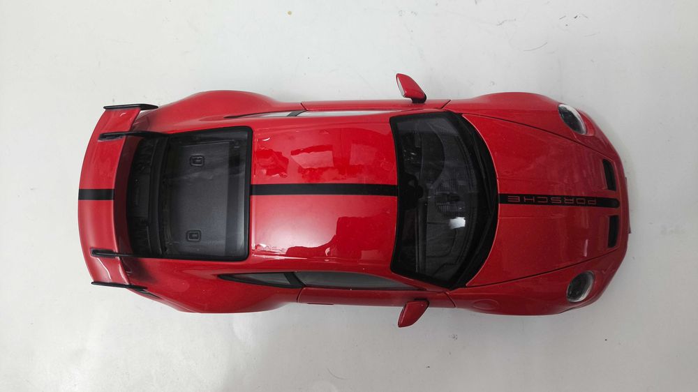 Модель Porsche 911 GT3 Maisto Red масштаб 1:18