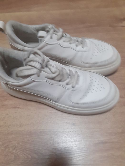 Кросівки Waikiki