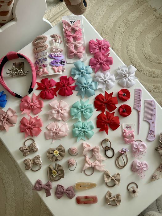 Розпродаж аксесуарів для волосся, заколки, резинки, розчіски