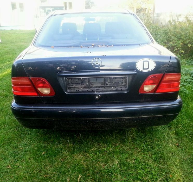 Mercedes-Benz E W210