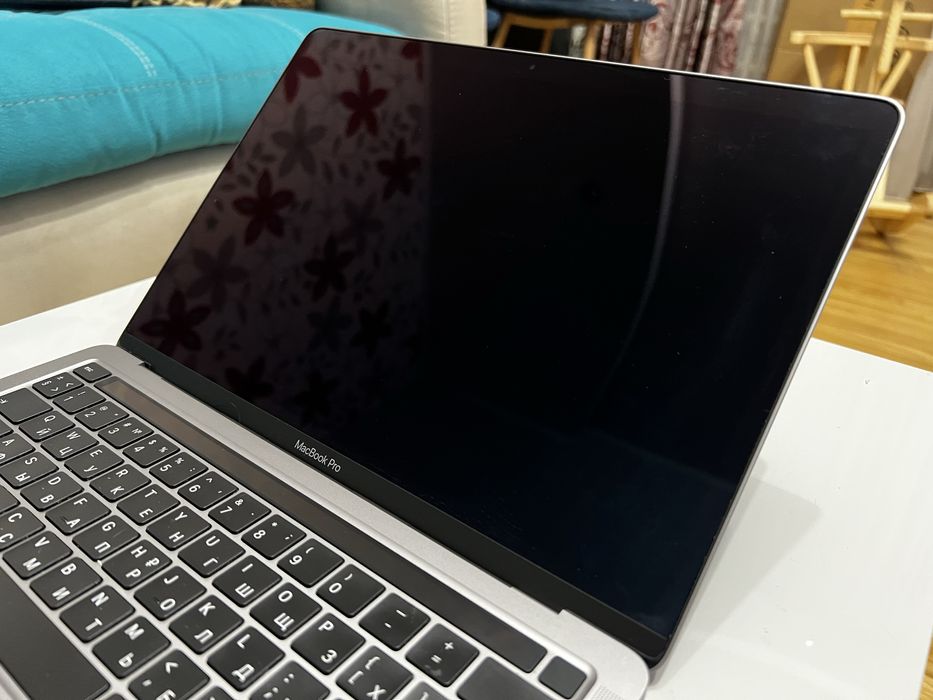 Macbook pro 13 m1 16/255