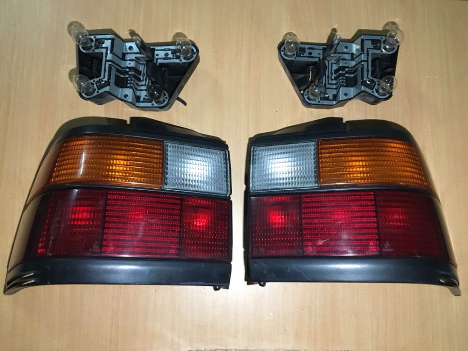 Farolins ou Farol Trás de origem do Rover série 200