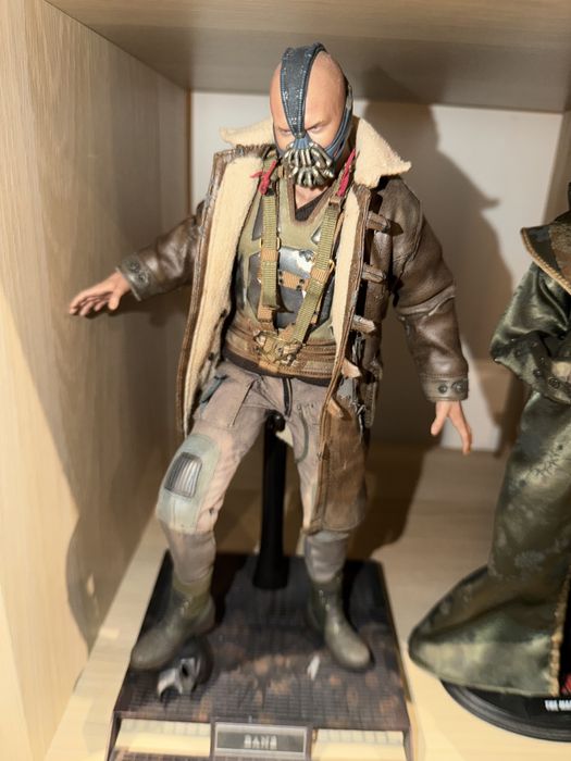 Hot toys figura acao