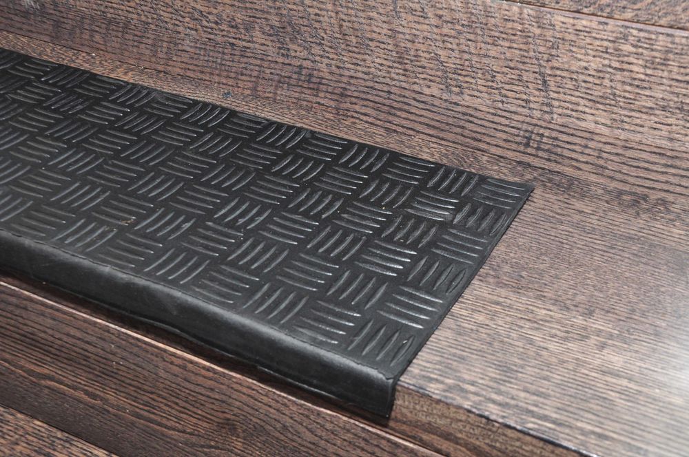 Nakładki gumowe na schody 76 x 26 cm