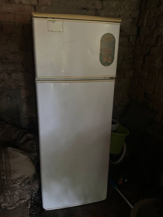 Продам холодильник