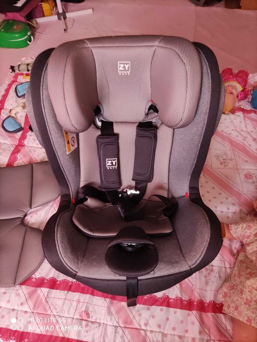 Cadeira auto Zippy rotativa e com isofx