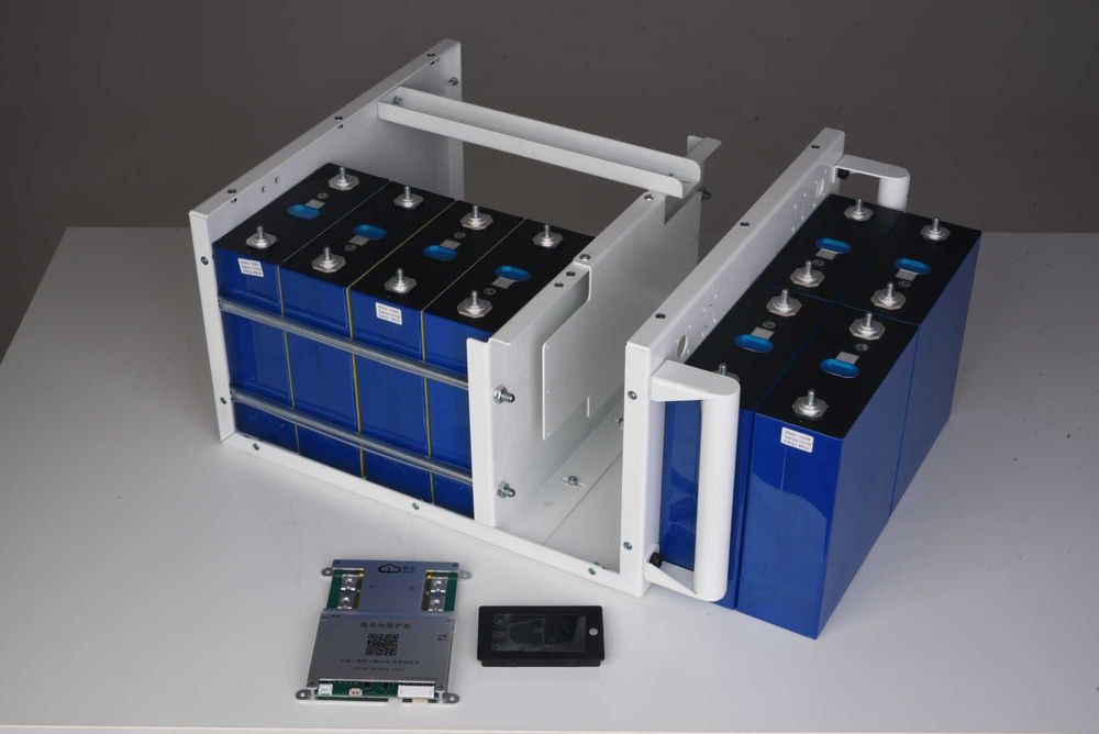 Комплект для збірки LiFePO4 24V: корпус, BMS, дисплей, клеми, EVE 280
