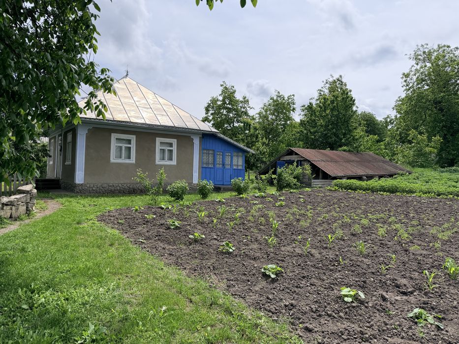 Будинок с.Нагоряни поруч р. Дністер