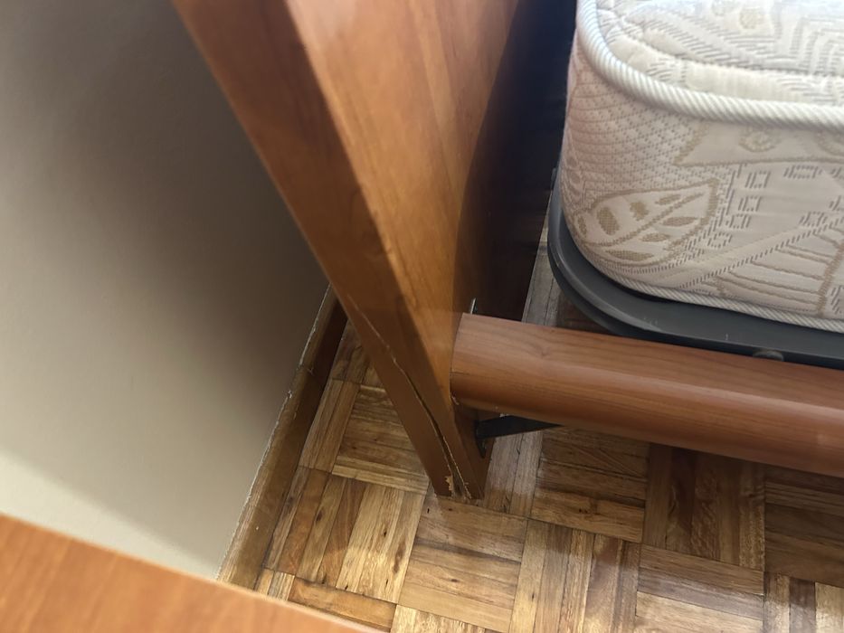 Cama 200x160 cm mais as duas comodas