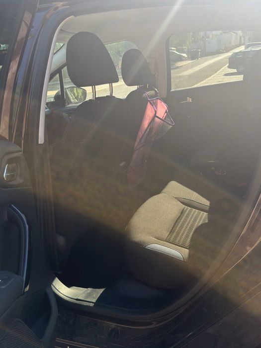 Vendo carro com poucos KMS