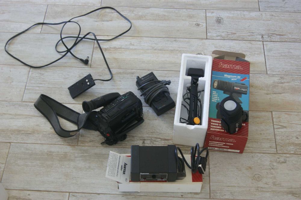 Fujix-8 Video Camera + accessories64585027354625120