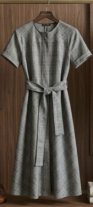 Нова сукня з вовни від Massimo Dutti
